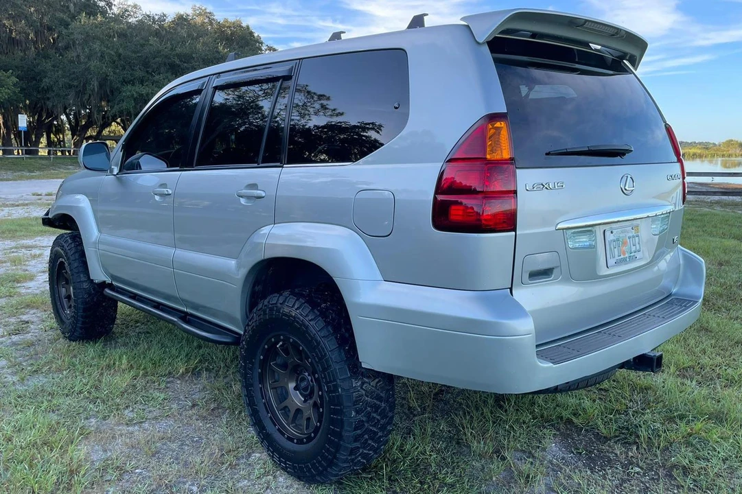 2005 Lexus GX 1st Gen - Image 4 of 31