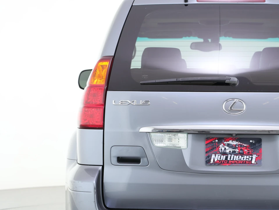 2005 Lexus GX 1st Gen - Image 21 of 31