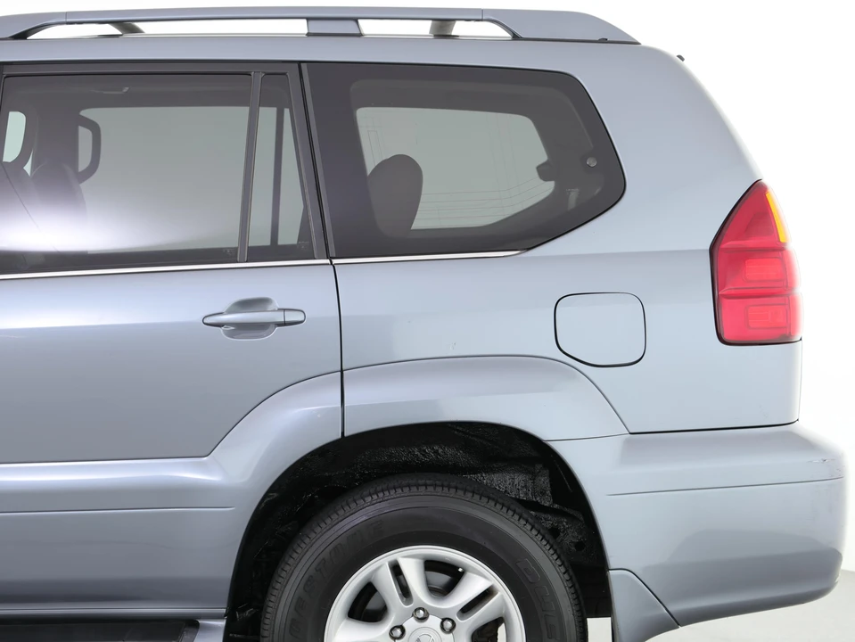 2005 Lexus GX 1st Gen - Image 19 of 31
