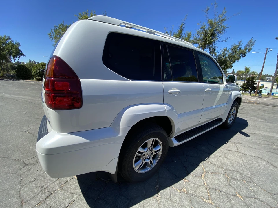 2005 Lexus GX 1st Gen - Image 20 of 31