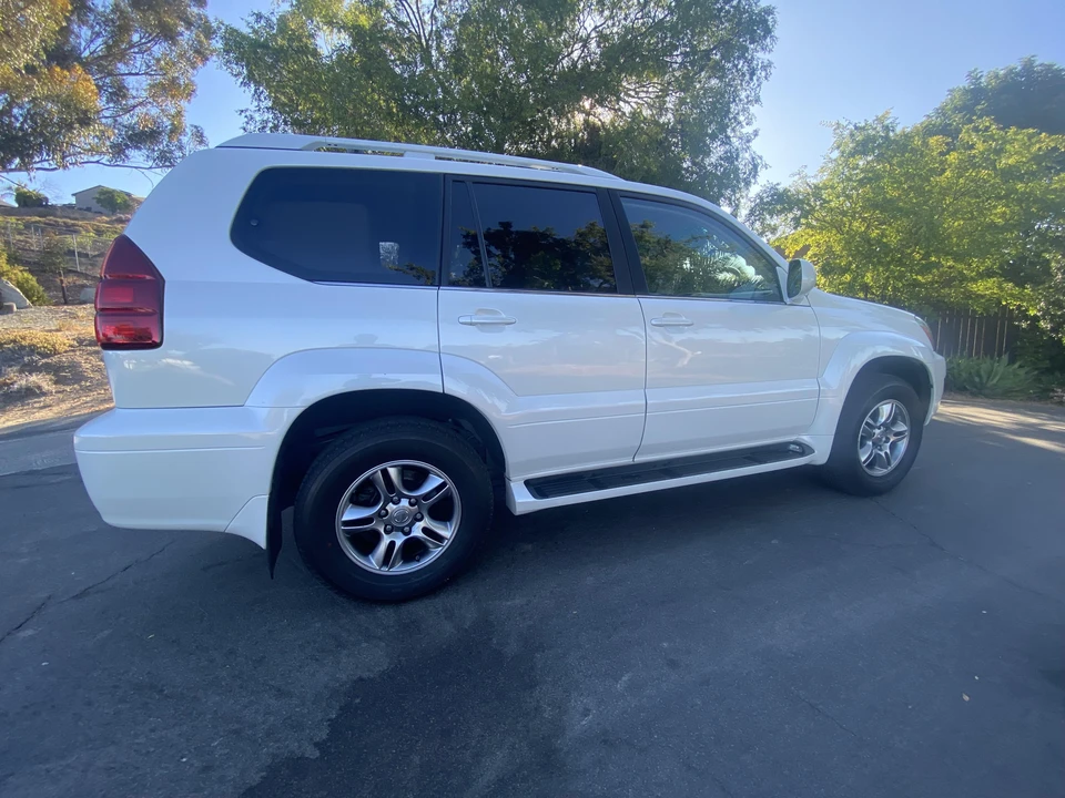 2005 Lexus GX 1st Gen - Image 22 of 31