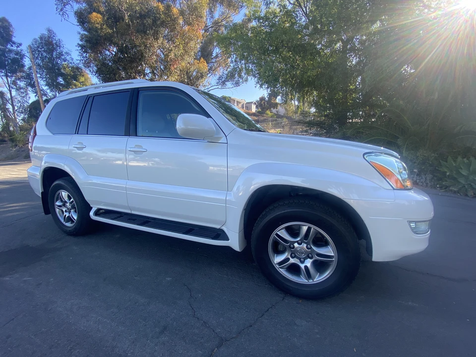 2005 Lexus GX 1st Gen - Image 26 of 31