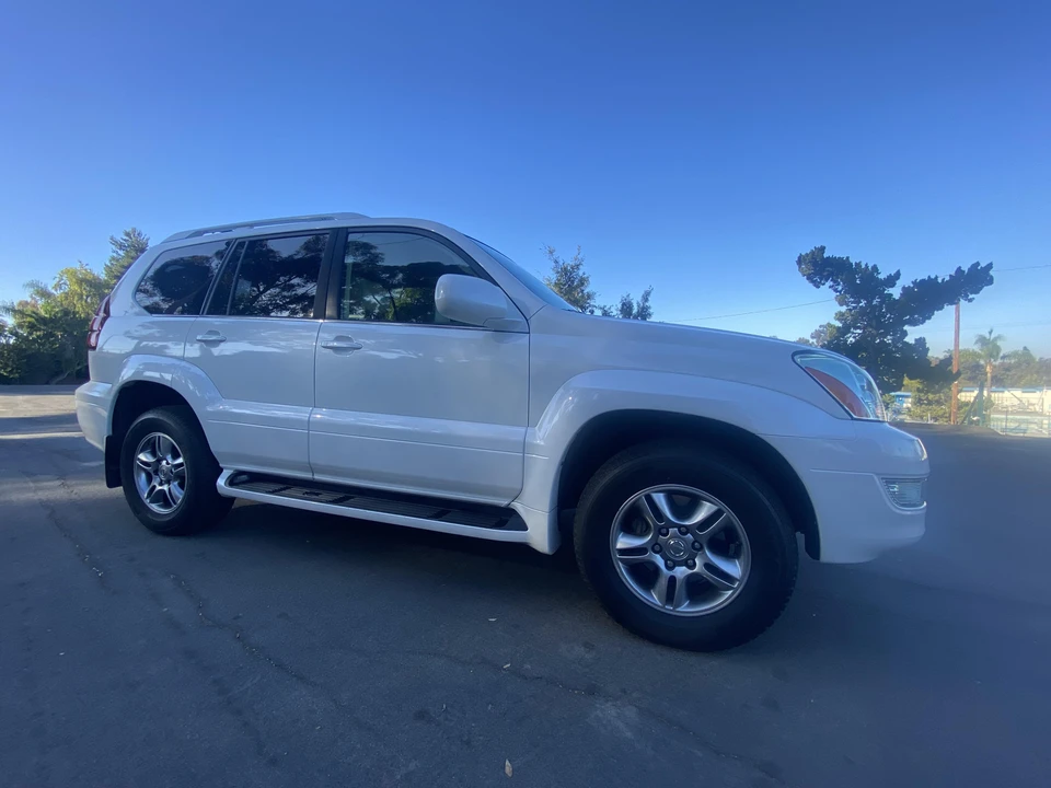 2005 Lexus GX 1st Gen - Image 25 of 31
