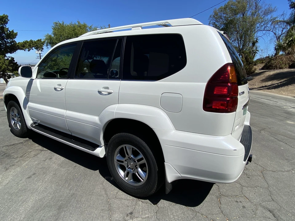 2005 Lexus GX 1st Gen - Image 13 of 31