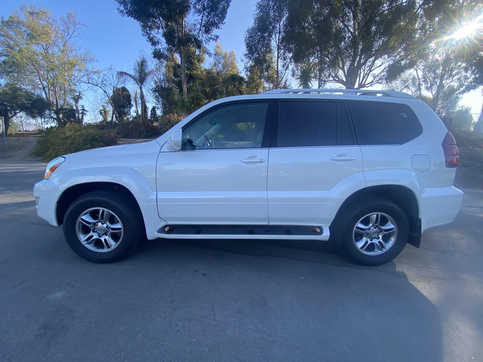 2005 Lexus GX 1st Gen - Image 11 of 31