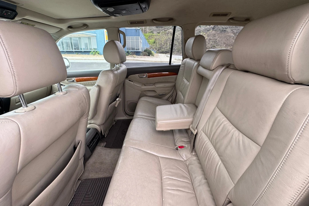 2005 Lexus GX 1st Gen - Image 28 of 31
