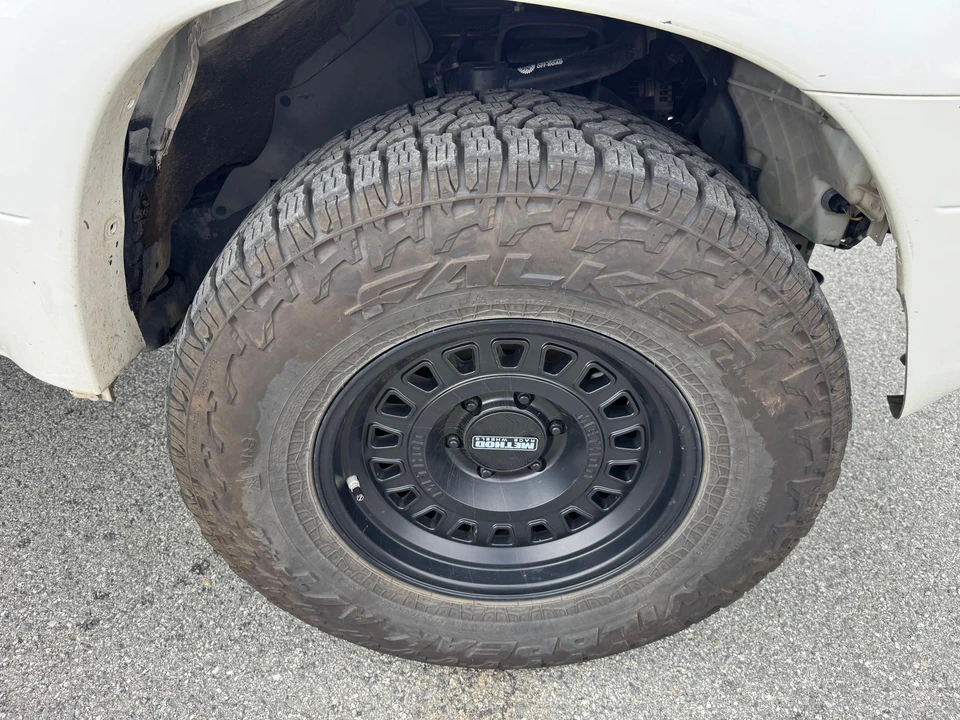 2005 Lexus GX 1st Gen - Image 21 of 31