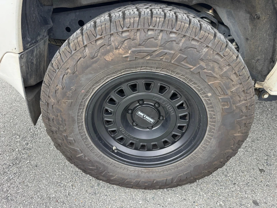2005 Lexus GX 1st Gen - Image 20 of 31