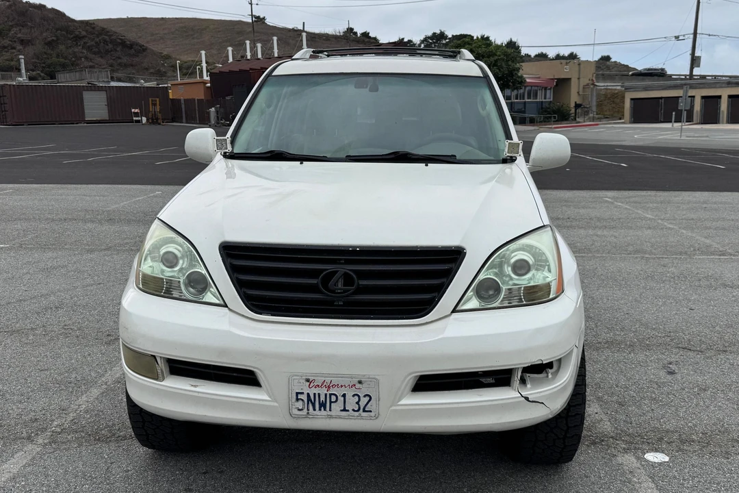 2005 Lexus GX 1st Gen - Image 2 of 31