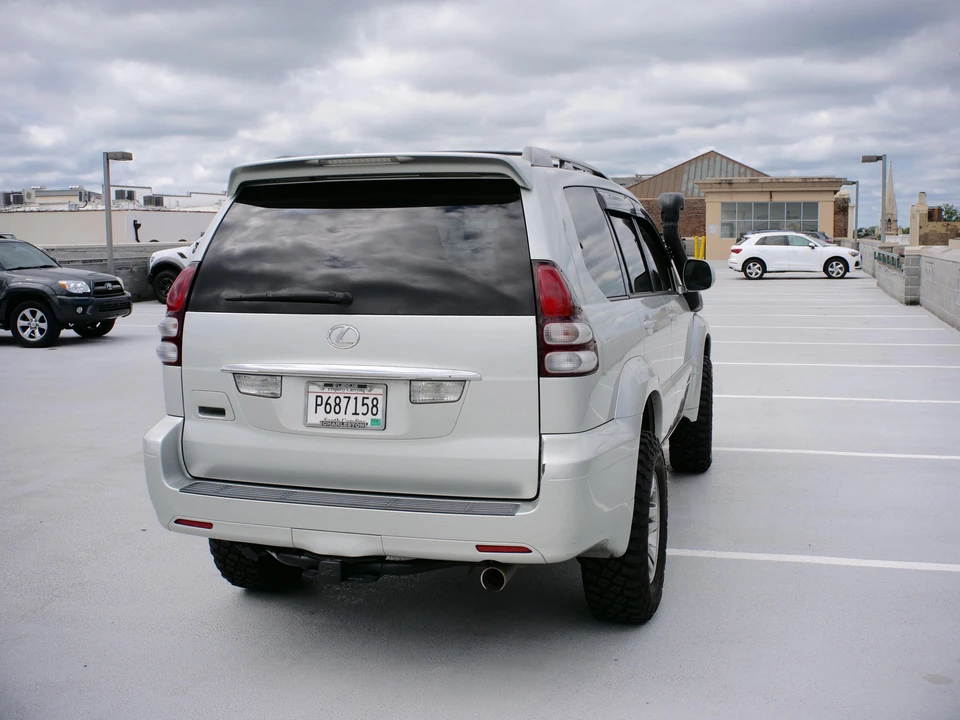 2005 Lexus GX 1st Gen - Image 11 of 22