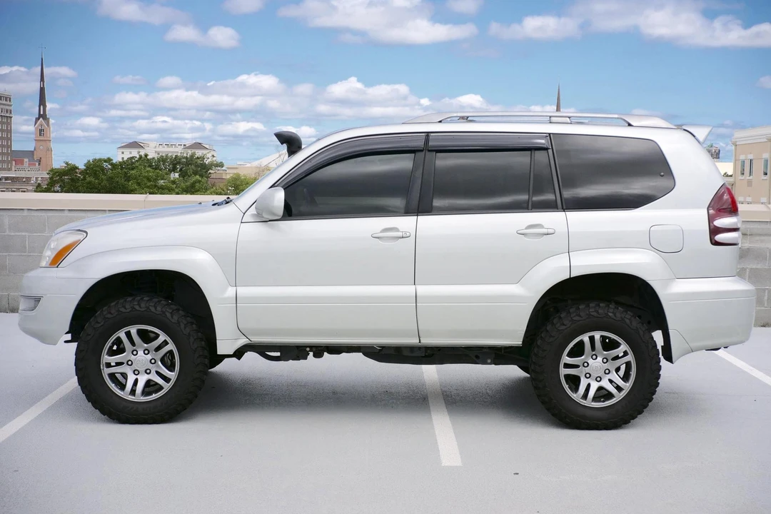 2005 Lexus GX 1st Gen - Image 3 of 22