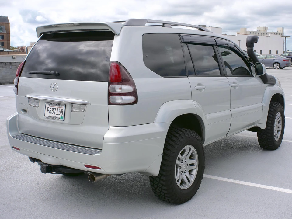 2005 Lexus GX 1st Gen - Image 4 of 22