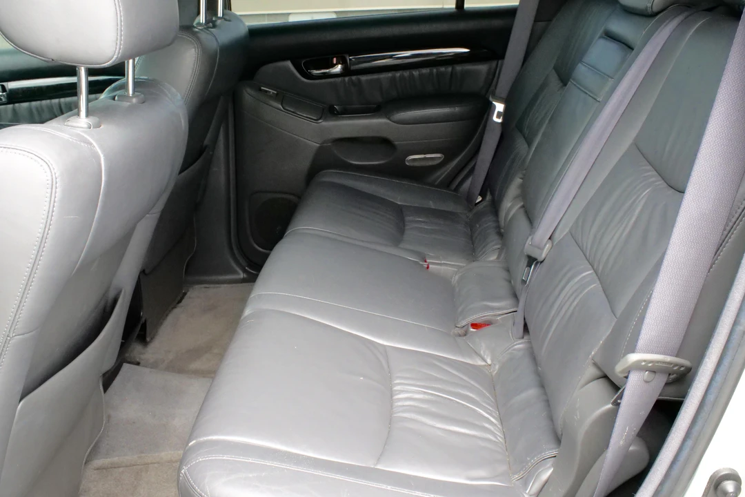 2005 Lexus GX 1st Gen - Image 18 of 22
