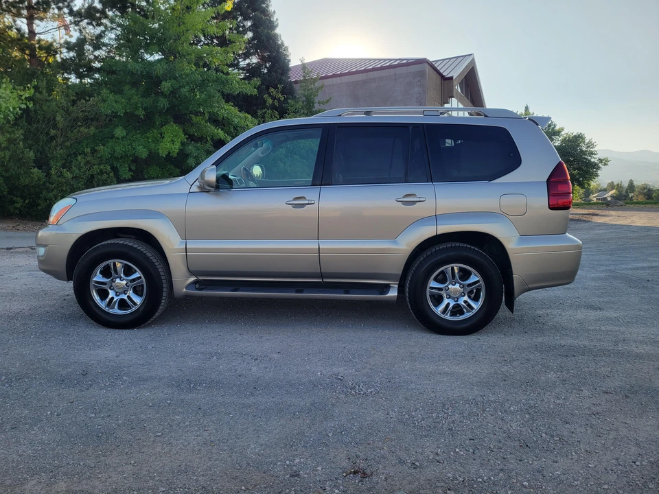 2005 Lexus GX 1st Gen - Image 7 of 31