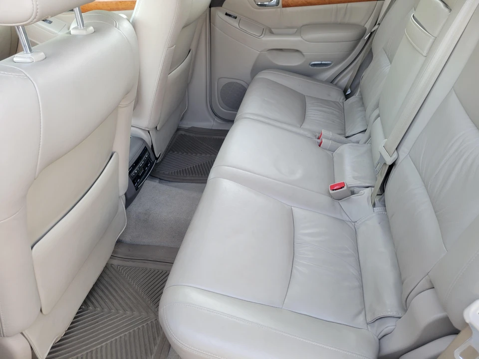 2005 Lexus GX 1st Gen - Image 29 of 31