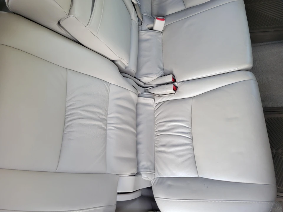 2005 Lexus GX 1st Gen - Image 28 of 31