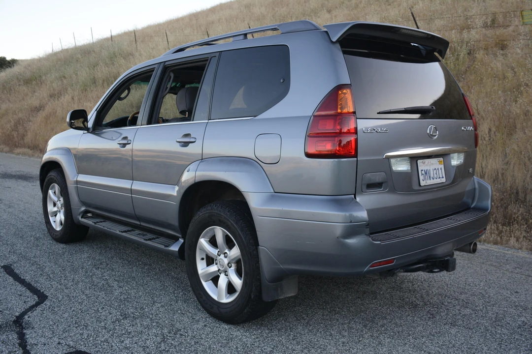 2005 Lexus GX 1st Gen - Image 12 of 31