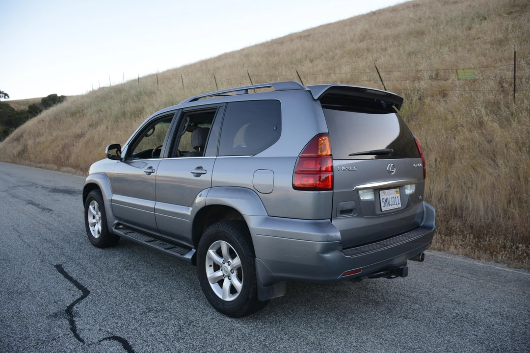 2005 Lexus GX 1st Gen - Image 11 of 31