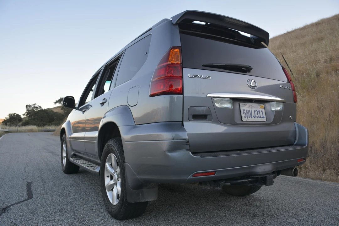 2005 Lexus GX 1st Gen - Image 18 of 31