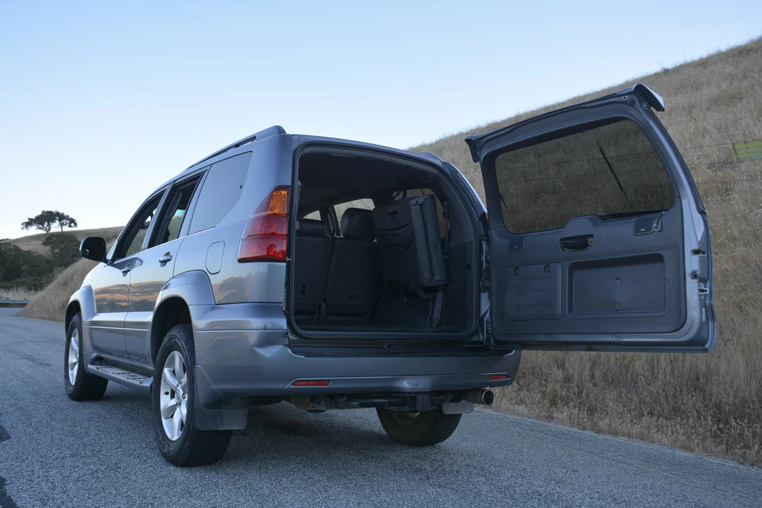 2005 Lexus GX 1st Gen - Image 17 of 31