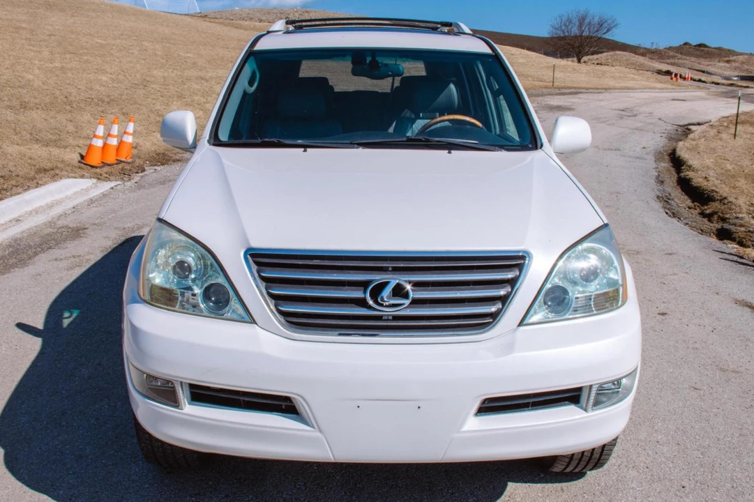 2005 Lexus GX 1st Gen - Image 2 of 31