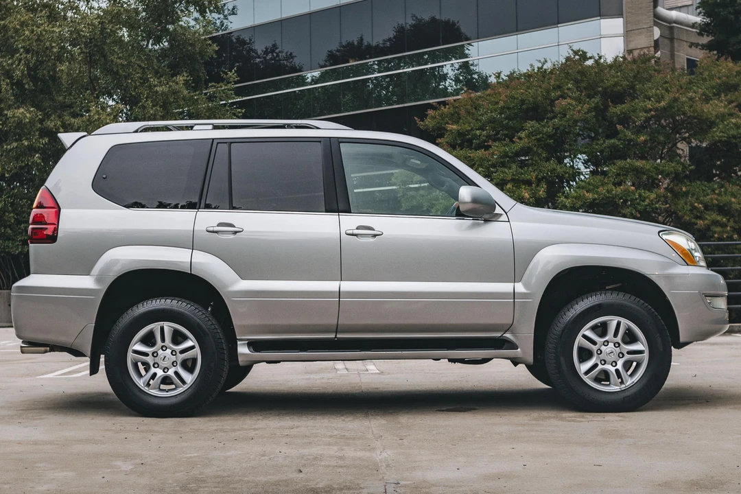 2005 Lexus GX 1st Gen - Image 3 of 31