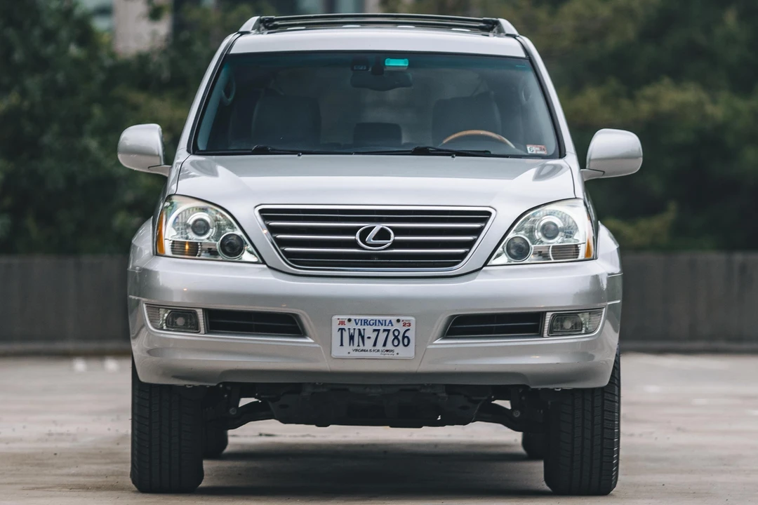 2005 Lexus GX 1st Gen - Image 2 of 31