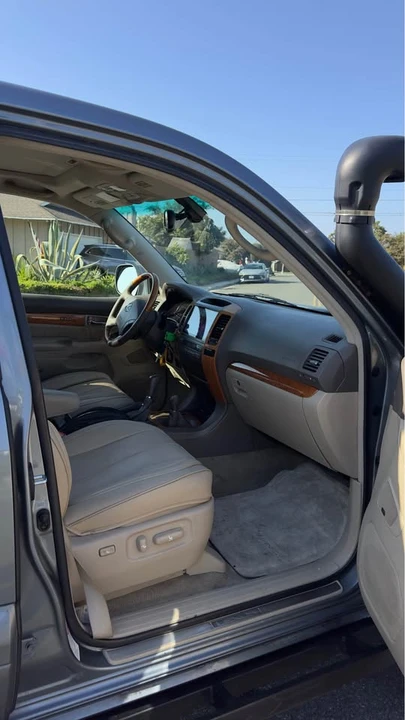 2005 Lexus GX 1st Gen - Image 6 of 10