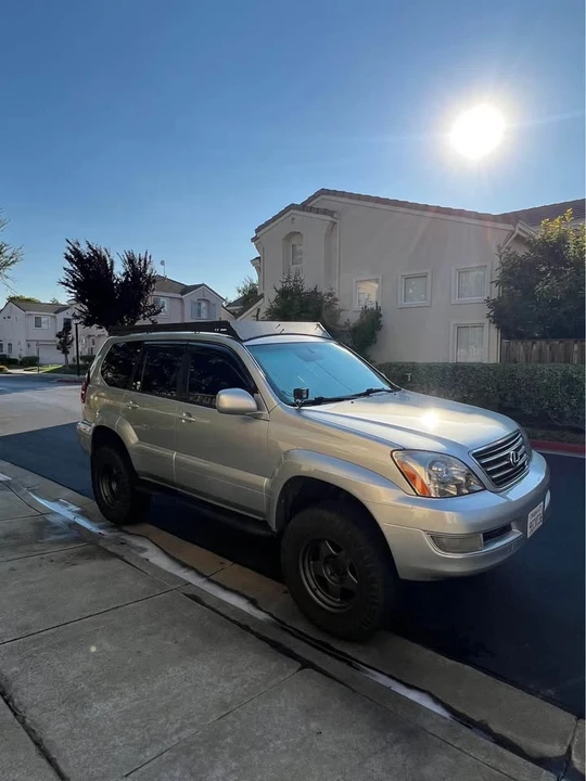 2005 Lexus GX 1st Gen - Image 3 of 6