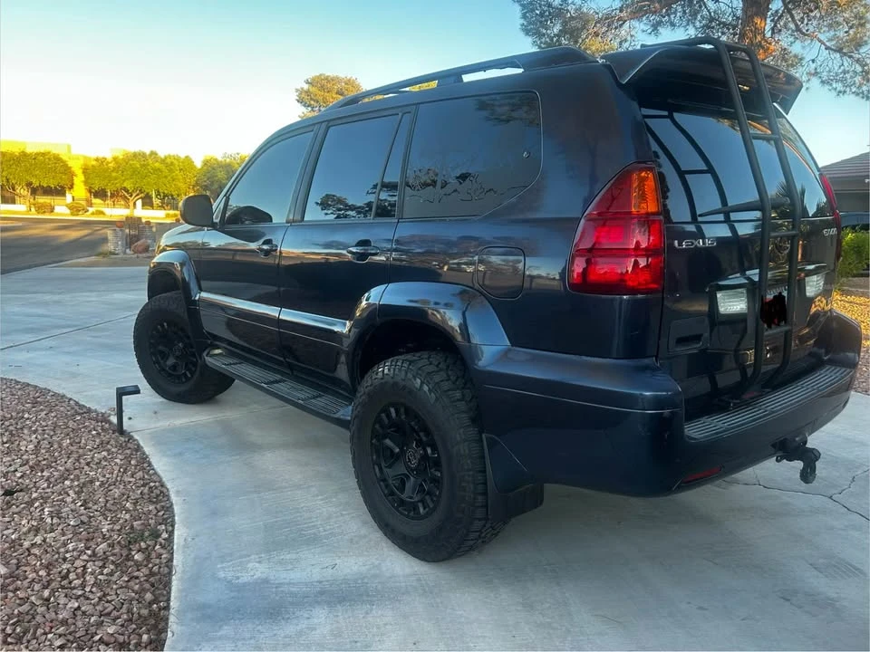 2005 Lexus GX 1st Gen - Image 13 of 14