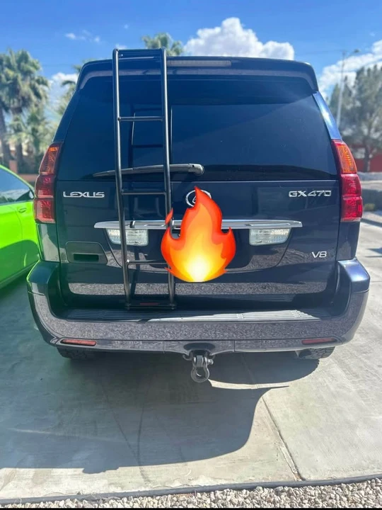 2005 Lexus GX 1st Gen - Image 12 of 14