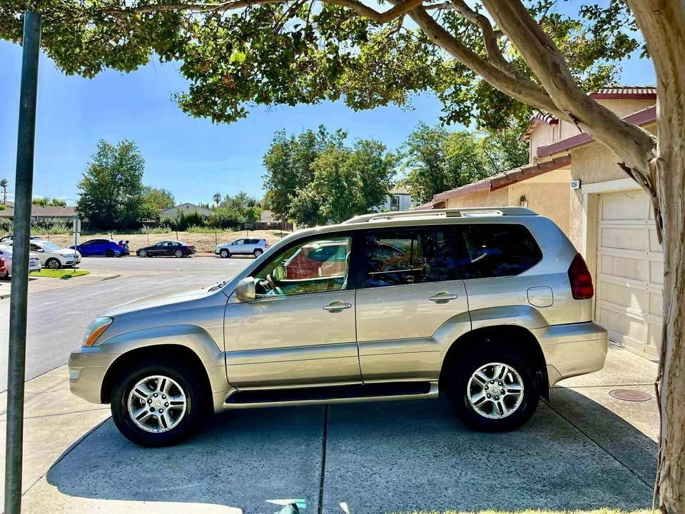 2005 Lexus GX 1st Gen - Image 6 of 11