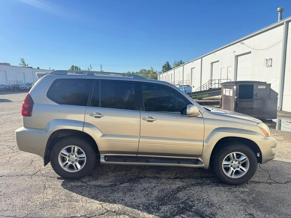 2005 Lexus GX 1st Gen - Image 3 of 7