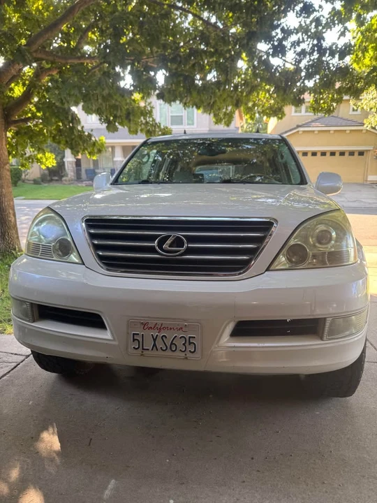 2005 Lexus GX 2nd Gen - Image 2 of 11