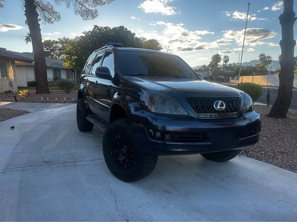 2005 Lexus GX 1st Gen - Image 2 of 14