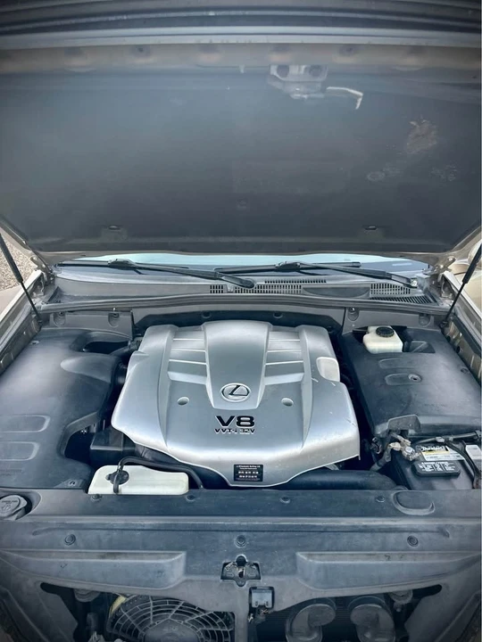 2005 Lexus GX 2nd Gen - Image 11 of 15