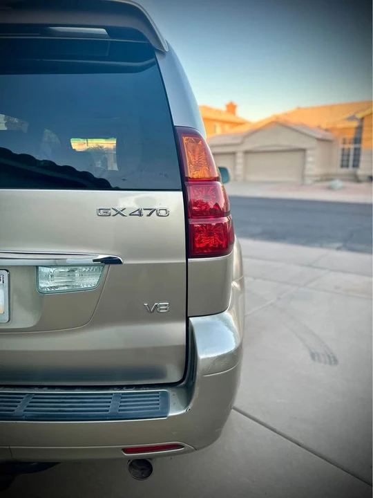 2005 Lexus GX 1st Gen - Image 3 of 15
