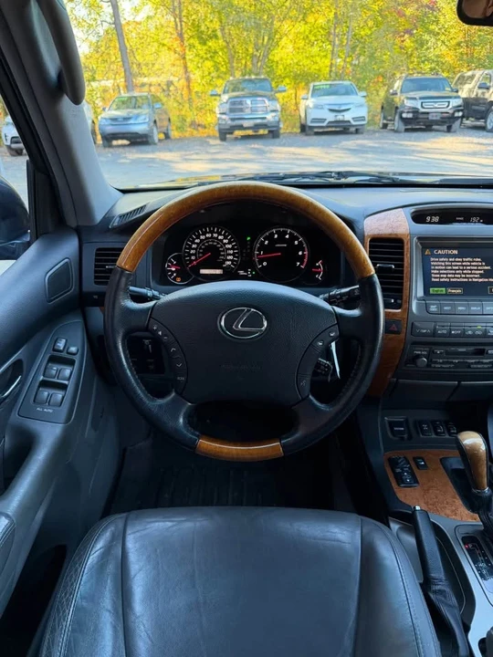 2005 Lexus GX 1st Gen - Image 12 of 16