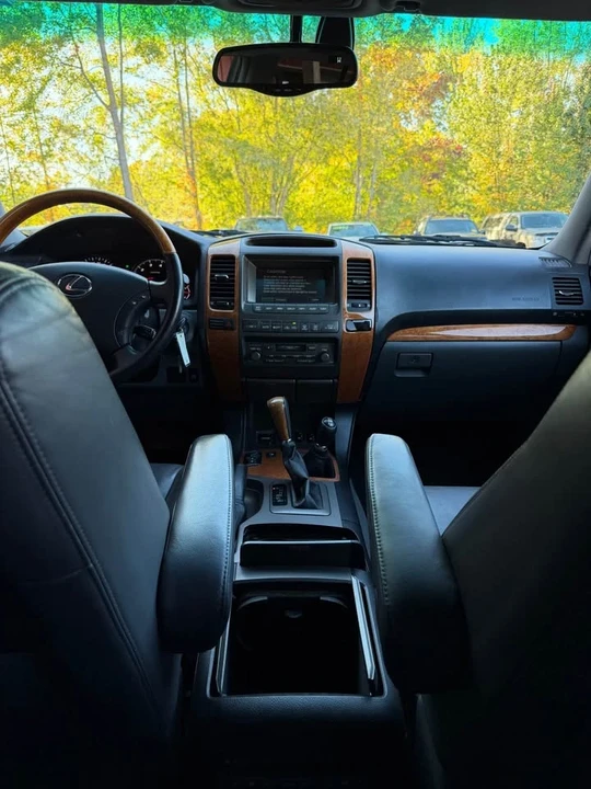 2005 Lexus GX 1st Gen - Image 13 of 16