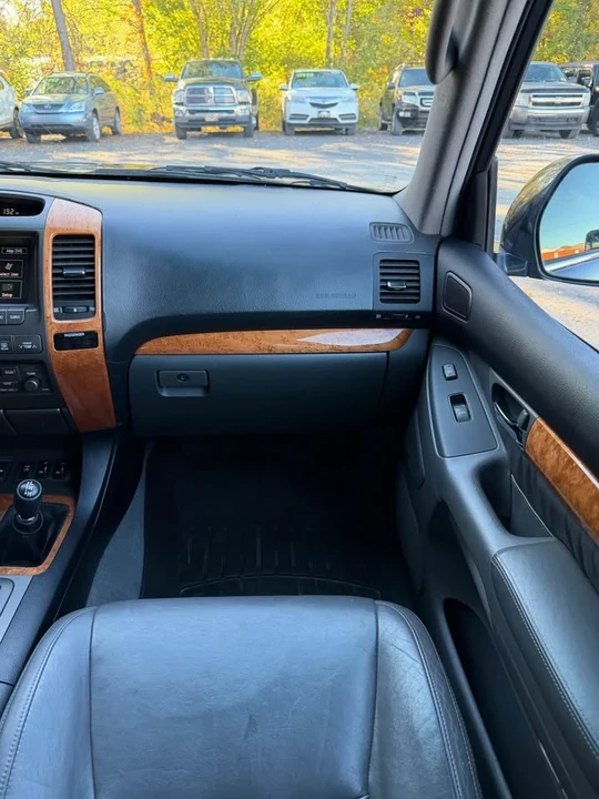 2005 Lexus GX 1st Gen - Image 15 of 16