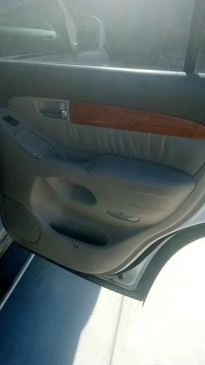 2005 Lexus GX 1st Gen - Image 13 of 14