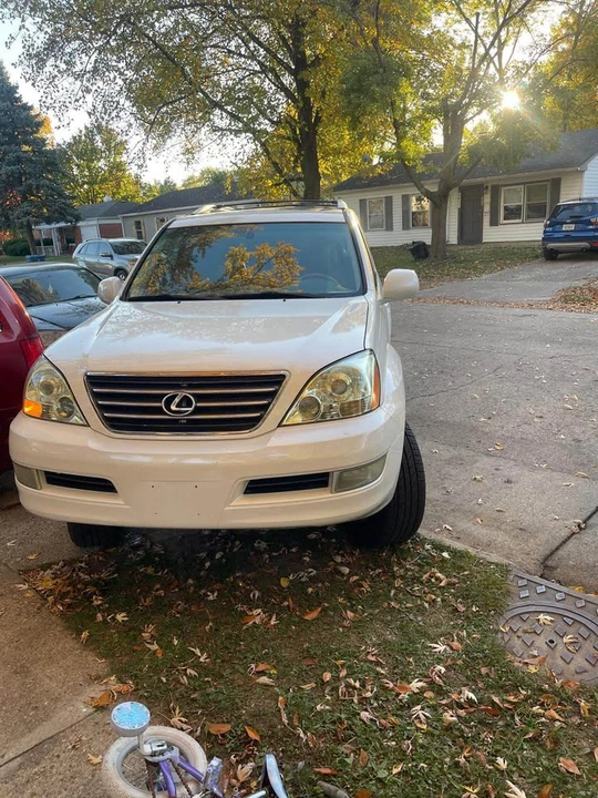 2005 Lexus GX 2nd Gen - Image 2 of 8