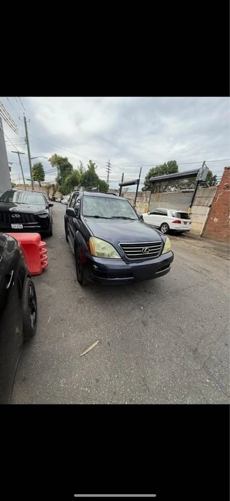 2005 Lexus GX 1st Gen - Image 2 of 4