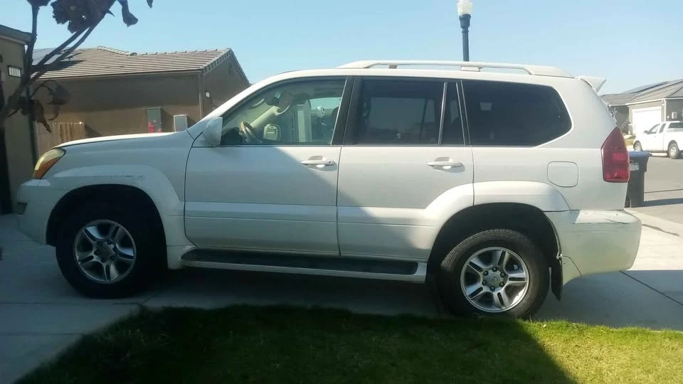 2005 Lexus GX 1st Gen - Image 5 of 14