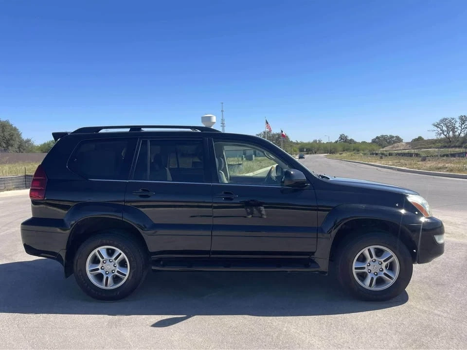 2005 Lexus GX 1st Gen - Image 4 of 12