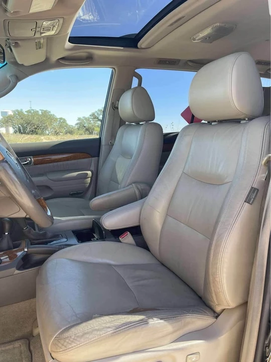 2005 Lexus GX 1st Gen - Image 11 of 12