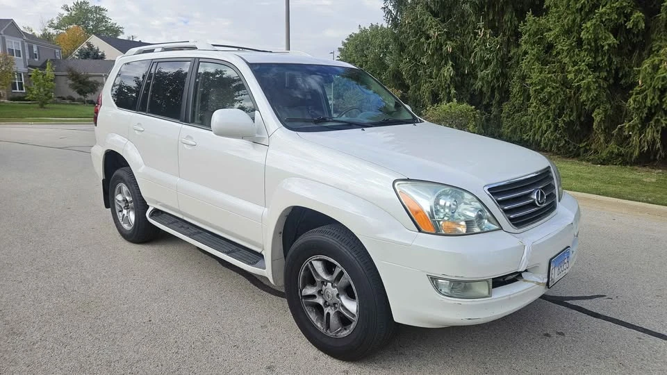 2005 Lexus GX 1st Gen - Image 3 of 10
