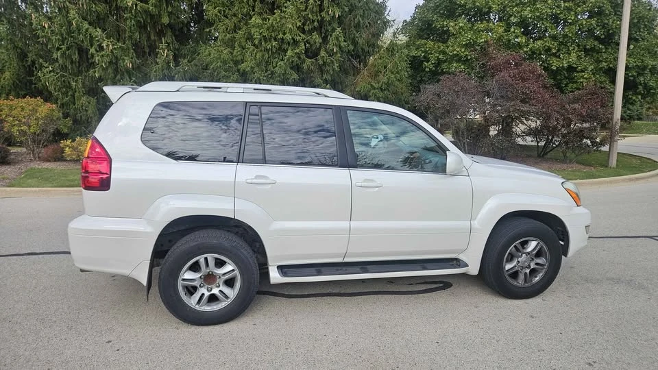 2005 Lexus GX 1st Gen - Image 4 of 10