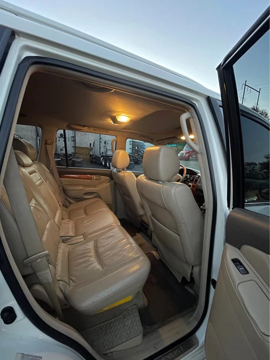 2005 Lexus GX 2nd Gen - Image 12 of 16