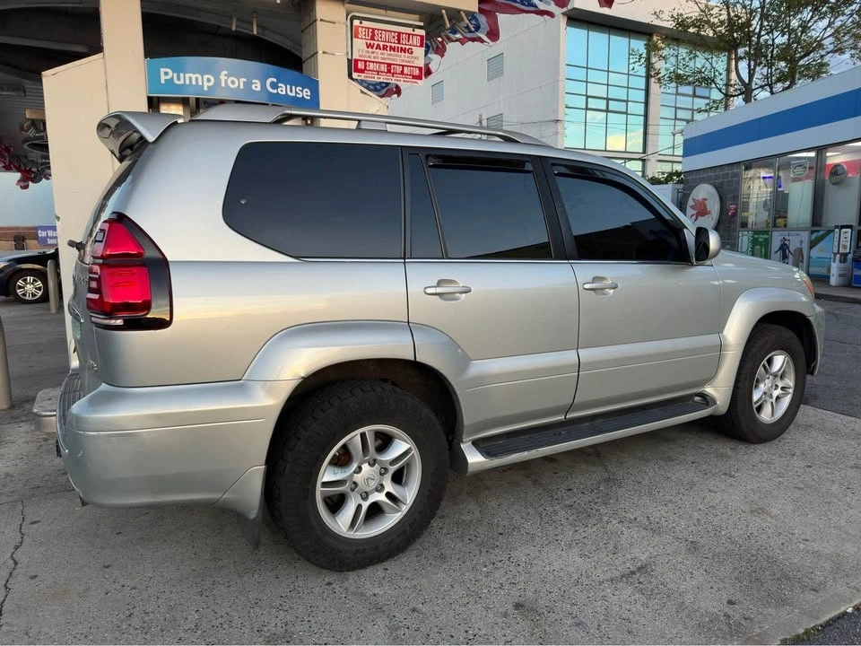 2005 Lexus GX 2nd Gen - Image 4 of 6